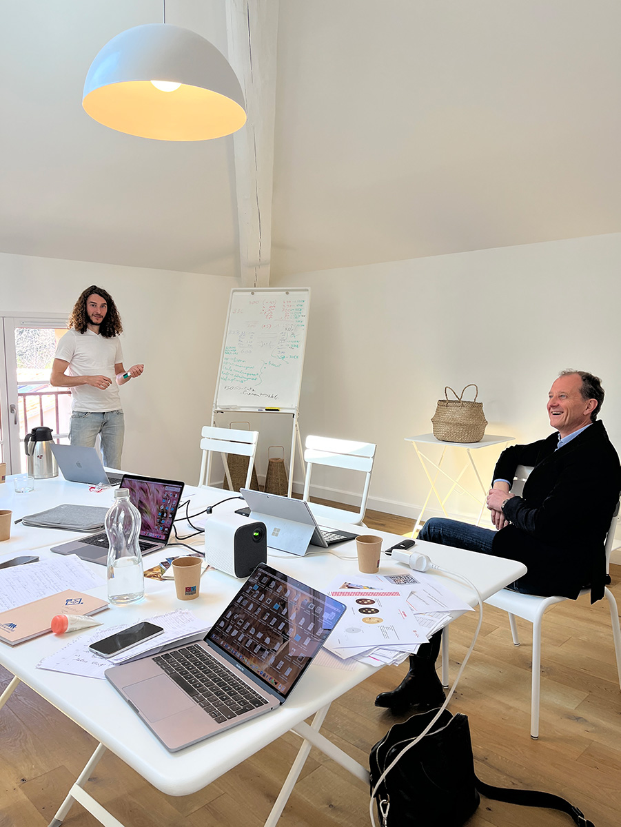 Bastide IKIGAI Coworking à Aix en Provence - Location salle de réunion IKI-Zen lors du CODIR de notre client L. Parli
