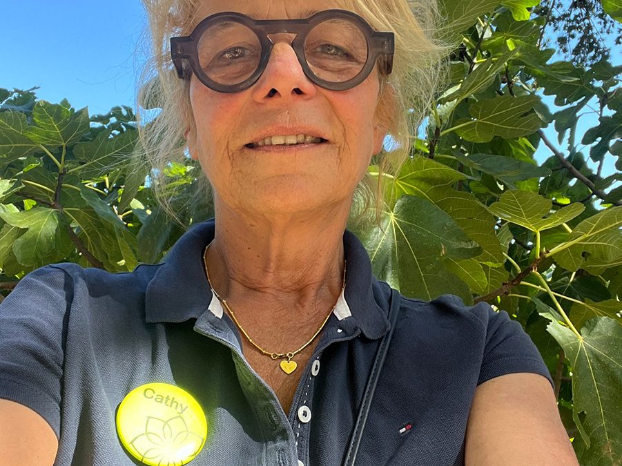 Nouveau : Des BADGES FLUO pour le STAFF  !